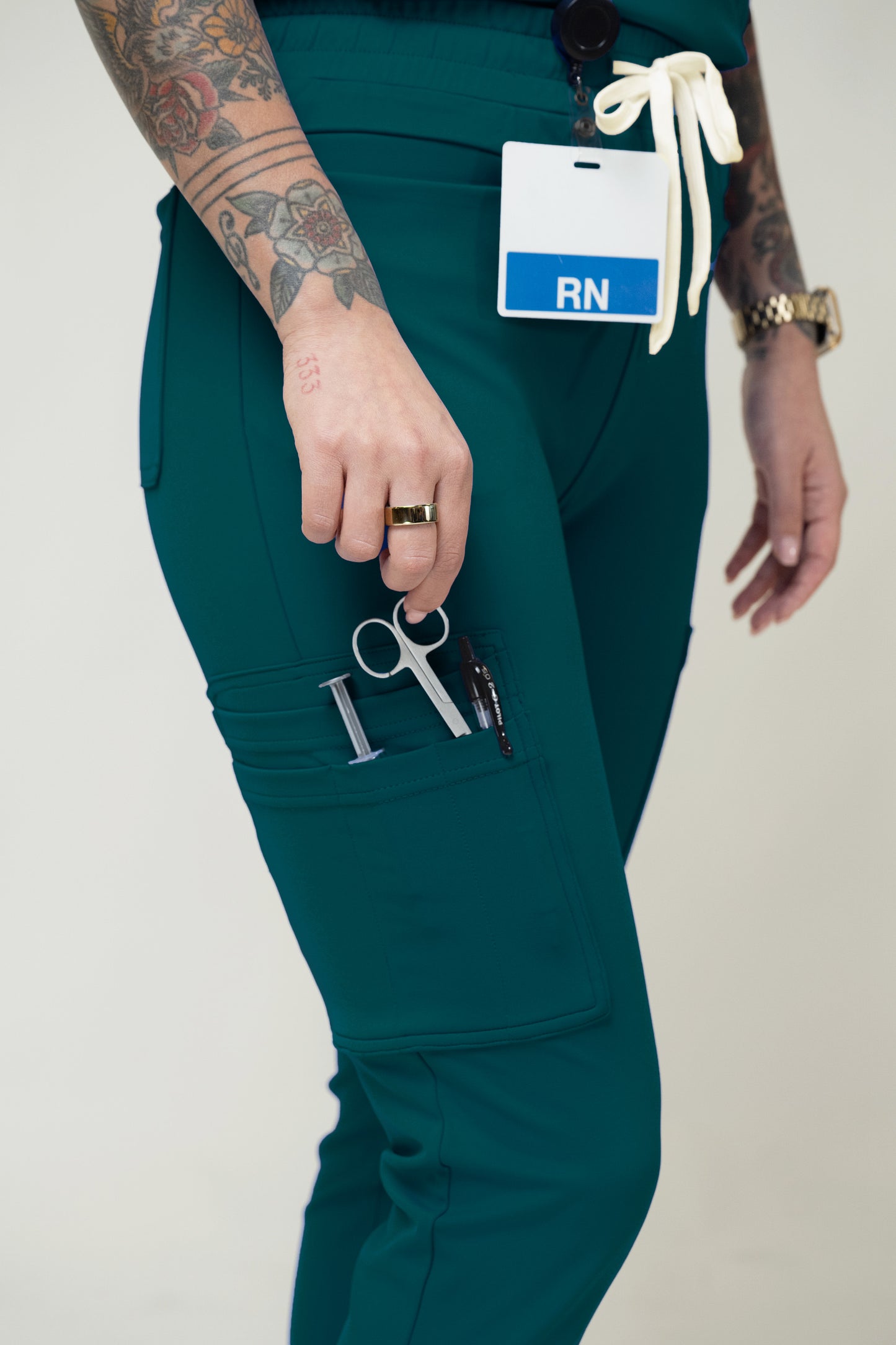 Petite Slade 8-Pockets Straight Pants